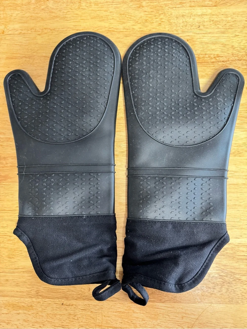 Sili-Mitts Silicone Heat-Resistant Oven Mitts Black 1 pair, left and right